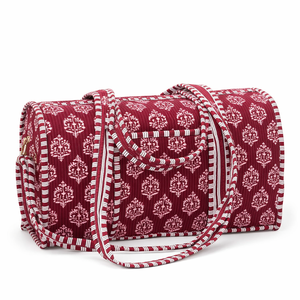Hermosa Bolsa de Lona Roja Le Souvenirs con Estampado Floral Hecha a Mano, Correa Desmontable, Duradera, Ecológica, de Gran Capacidad, Deportiva - Product Image 1