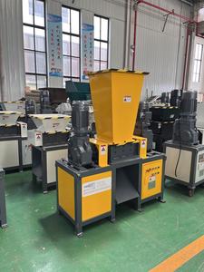 Broyeur compact DB300 à double rotor pour broyer le bois, le plastique, les fils isolés et les pièces métalliques - Product Image 3