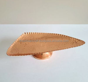 Plateau de service en cuivre fabriqué à la main, vaisselle décorative élégante et durable polie ou martelée par Artisan Craft - Product Image 1