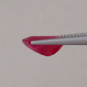 พลอยทับทิมสีชมพูธรรมชาติแบบขายส่ง น้ำหนัก 5.01 กะรัต เกรด AAA รูปทรงคุชชั่น ขนาด 11.5x10 มม. สีอ่อน ได้รับการรับรองจาก IGI สำหรับทำเครื่องประดับ - Product Image 2