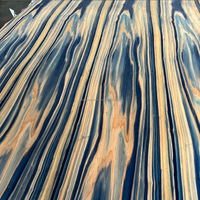 Placage de cèdre japonais bleu teinté haute pression breveté IRODORITAI VC-01-BL, texture lisse, coupe en lamelles, pour hôtels