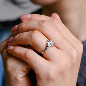 Anillo Elegante Toi et Moi con Moissanita en Forma de Corazón, Plata 925, Regalo Ideal para Aniversario, Cumpleaños o Fiestas - Product Image 3