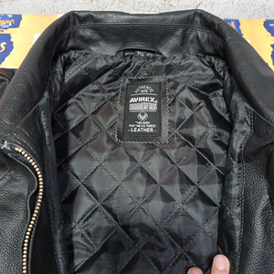 เสื้อแจ็คเก็ตบอมเบอร์หนังสีดำกันน้ำสำหรับผู้ชายยี่ห้อ Avirex ดีไซน์ปักลาย ปิดด้วยซิป คอตั้ง สไตล์มอเตอร์ไซค์ สำหรับฤดูหนาว คุณภาพสูง - Product Image 2