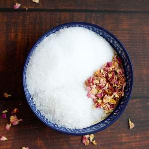 Sal de Baño Natural Blanca de Grano Fino, Ecológica, con Minerales del Himalaya, para Spa, Relajación, Terapia Corporal, Baño de Cristales - Product Image 3