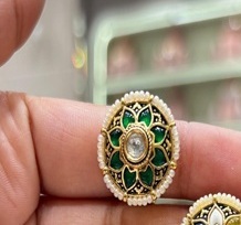 Pendientes de tuerca de moissanita chapados en oro de latón de calidad superior y elegantes para mujeres y niñas, ideales para bodas y fiestas. - Product Image 3