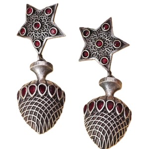 Pendientes Clásicos de Latón Oxidado con Circonitas Rojas en Forma de Pera, Diseño de Campana, Joyería de Boda para Mujer - Product Image 1
