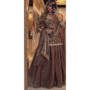 Top Lehenga de fiesta para mujer de diseñador con hermosa Dupatta - Product Image 4