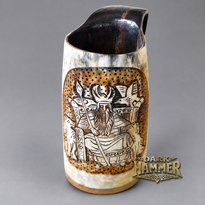 Mug à boire en corne naturelle gravé à la main, style viking, tasse à bière de style nordique, vaisselle rustique - Product Image 1