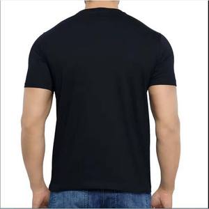เสื้อยืดคอกลมแขนสั้นสีดำสำหรับผู้ชาย ทรงเข้ารูป สีพื้น สปอร์ต ผ้าถัก แห้งเร็ว โพลีเอสเตอร์ 100% - Product Image 3