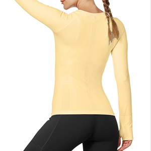 Hauts de yoga écologiques haut de gamme pour femmes - Respirants, séchage rapide, grandes tailles, en Spandex/Polyester, col rond, manches longues, pour l'entraînement, couleur unie, personnalisables - Product Image 4