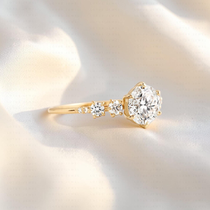 แหวนเพชรทรงกลม 1 กะรัต แบบวงแหวนเรียบ 18k ทองคำ พร้อมวงแหวนซ่อนรอบเพชร สำหรับงานหมั้น งานแต่งงาน หรือเป็นของขวัญ พร้อมใบรับรอง IGI - Product Image 4