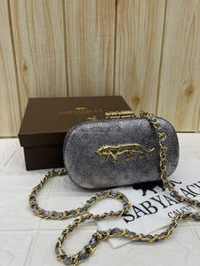 Sabyasaachi Soirée Embrayage Étincelant Or Bonbons Mode Exsude Intemporel Glamour Artisan Détaillant Tissu Tissé À La Main Surmonté - Product Image 5