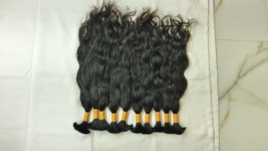 ผมแท้แบบอินเดีย ลอนคลาย ขนาด 18 นิ้ว แบบ Single Drawn Remy พร้อมแผ่นปิดผมแบบ 4x4 Lace Closure HD Transparent Lace สำหรับถักเปียแบบ Bulk Braiding  แบบ Double Weft - Product Image 4
