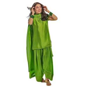 Ensemble Salwar Kameez Plazo et Dupatta de créateur indien, style décontracté et élégant, en crêpe naturel, broderies et sequins, pour mariage - Product Image 1