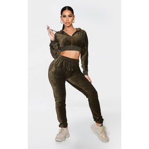 Survêtement en velours de haute qualité pour femmes, tissu extensible 280 GSM, couleur bleue, logo en strass, ensemble personnalisé, tailles plus grandes - Product Image 2