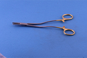 Portaagujas Bozemann 20-26cm de Acero Inoxidable MayoMed TC, Portaagujas de Inserción, Instrumentos Quirúrgicos con Certificación CE - Product Image 2