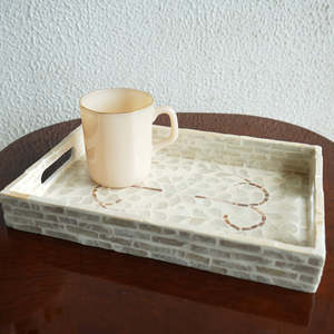 Plateau de service rectangulaire en nacre avec motif de feuilles, design minimaliste fait main, pour café, thé, décoration intérieure - Product Image 1