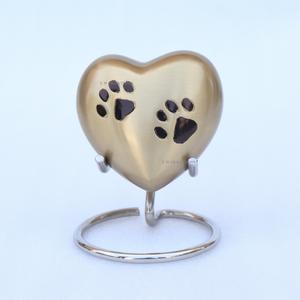 Urne funéraire en laiton artisanale moderne de haute qualité pour cendres d'animaux de compagnie avec design gravé - Product Image 4