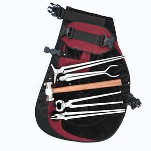 Kit de Herramientas Profesionales para Herrador y Forja: Separador de Zapatos, Martillo Redondeado de Alta Resistencia, Pinza para Llantas, Pinza de Cabeza Redonda con Delantal - Product Image 1