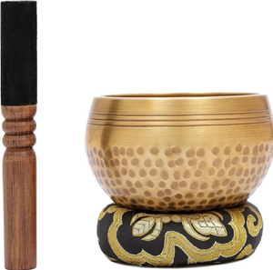 Juego de cuencos tibetanos tradicionales martillados a mano con base roja vibrante y mazo de madera, disponible a precios de mayorista. - Product Image 4