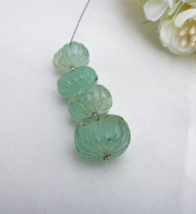Émeraude verte naturelle sculptée en forme de melon, 4 pièces pour la fabrication de bijoux fins - Product Image 3