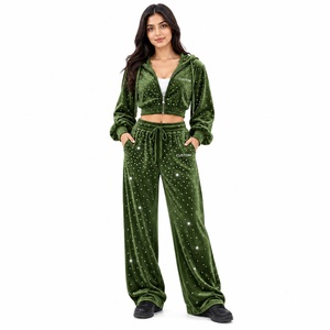 Conjunto Deportivo de Terciopelo Verde Oliva de Moda con Diseño de Estrella de Cristal, Conjunto Deportivo Corto con Pedrería y Pantalones, Fabricante de Moda - Product Image 3