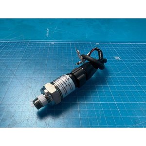 Transmetteur de pression numérique VALCOM SSR2-1000HPA-NLL-6/DNS3, utilisé comme pièce détachée d'équipement semi-conducteur d'occasion - Product Image 6