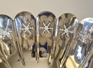 Cuenco de Metal Hecho a Mano con Diseño de Flor Blanca, Pedestal de Latón Antiguo, Ecológico, Vajilla para Bodas, Plato para Servir Alimentos - Product Image 5