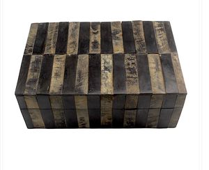 Boîte à bijoux artisanale en résine artistique, design créatif et unique, option de rangement élégante pour trésors personnels et cadeaux - Product Image 3