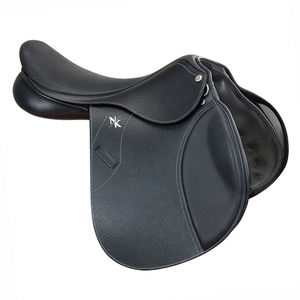 Silla de montar de doma y salto para caballos de alta calidad - Silla de contacto cerrado inglesa de cuero genuino, productos de carreras de caballos ingleses de la India - Product Image 1