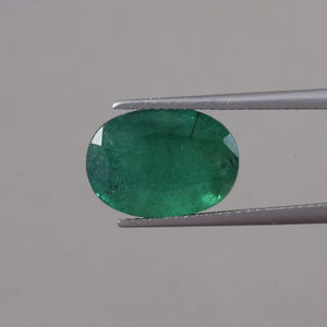 Esmeralda Natural Certificada IGI, Venta al por Mayor, Corte Ovalado de 6.50 Quilates, 14x10mm, Excelente Calidad, Verde Claro, Tratada con Calor para Joyería - Product Image 1