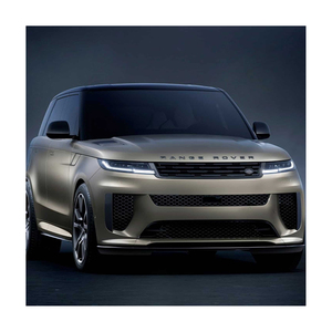 Range Rover Velar SUV con tablero y controles modernos - Product Image 6