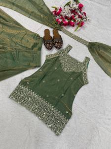 Conjunto de Salwar Kameez de Seda Verde para Mujer con Bordado y Lentejuelas, Traje Tradicional Indio para Bodas, Largo hasta el Suelo, Corte Regular - Product Image 4