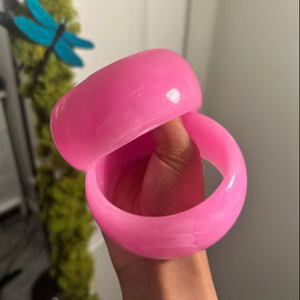 Bracelet manchette rond épais en acrylique à motif marbré fait main pour femme, en fibre d'acétate, idéal pour les fêtes et le quotidien - Product Image 1