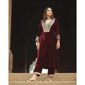 DESIGNER VELOURS JACQUARD DENTELLE TRAVAIL HAUT AVEC BAS VIN - Product Image 1