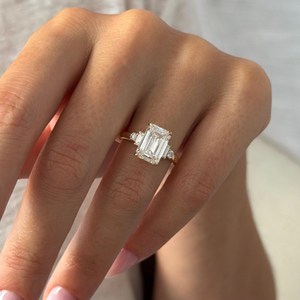4 Carat <b>Emerald</b> Cut Diamond Five Stone Engagement <b>Ring</b> in White Gold , IGI Certified - Product Image 4