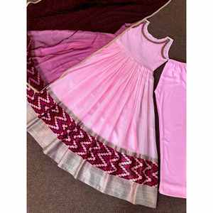 DESIGNER KOTA CHEX DIGITAL IMPRIMÉ RÉEL MIROIR ROBE DE TRAVAIL BAS AVEC DUPATTA ROSE - Product Image 1