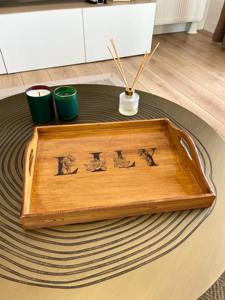 Plateau en bois imprimé haute définition, plateau en bois imprimé aux couleurs vives pour la décoration intérieure, accessoire de service en gros - Product Image 2