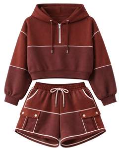 Ensemble décontracté deux pièces pour femme, couleur marron rouillé, comprenant un sweat à capuche court zippé et un short cargo à poches, en polyester et coton, personnalisable, vente en gros - Product Image 1