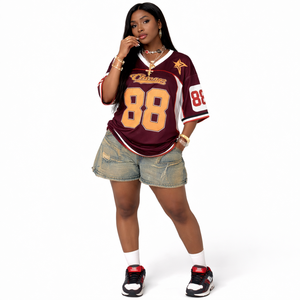 Camiseta de moda personalizada para mujer, estilo casual, con número personalizado, gráfico de diamantes de imitación, cuello en V, camiseta de fútbol americano. - Product Image 2