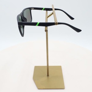 Expositor de Gafas de Sol Cuadrado Metálico Horizontal de Uso Ligero con Superficie Pulida - Product Image 2