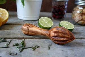 Wood <b>lime</b> <b>squeezer</b> top selling manual wooden <b>squeezers</b> natural citrus juicer juice extractor - Product Image 3