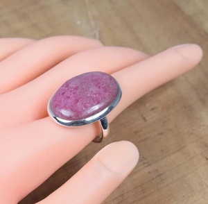 Anillo de Rodonita Rosa Natural, Plata de Ley 925, Anillo de Piedras Preciosas Hecho a Mano, Joyería Fina para Mujer - Product Image 5