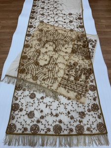 Elegante Saree de Seda Dorada con Bordado Floral, Largo hasta el Suelo, Corte Regular para Mujer, Ropa de Boda, India, Pakistán, Todas las Temporadas - Product Image 5