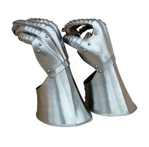 Guantelete de metal Valor, armadura medieval hecha a mano para festivales de caballeros, colecciones históricas y actividades de disfraces. - Product Image 1