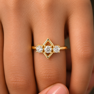 แหวนเพชรทรงเหลี่ยมเพชรพลอยเจียระไนแบบกลม  ทองคำแท้ 14K  ระดับ DEF VVS  ของขวัญวันครบรอบ  เครื่องประดับสั่งทำพิเศษสำหรับผู้หญิง - Product Image 2