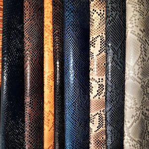 Tissu élégant à motif imprimé serpent cobra pour projets DIY : sacs, portefeuilles, ceintures, chapeaux, chaussures, tapisserie et articles de luxe pour boutiques. - Product Image 2