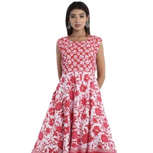 Robe longue maxi en coton écologique, magnifiquement conçue, imprimé floral Jaipuri, couleur rose adorable, pour femmes et filles - Product Image 1
