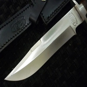 Couteau de chasse Bowie à lame fixe en acier Damas fait main sur mesure, avec double étui à pression, garantie de 3 ans, vente en gros A&M - Product Image 4