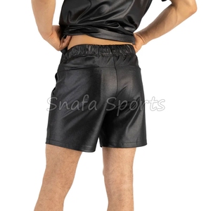 กางเกงขาสั้นหนังผู้ชายรุ่นใหม่สวมใส่สบาย ระบายอากาศได้ดี ผ้าฝ้ายสีพื้น เอวกลาง กางเกงขาสั้นหนัง PU สำหรับผู้ชาย - Product Image 2